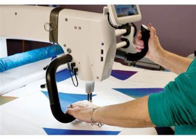 The Handi Quilter Amara is one of the best longarm quilting machines. A very high quality machine, with excellent precision, Amara opens a world of quilting possibilities for every user.